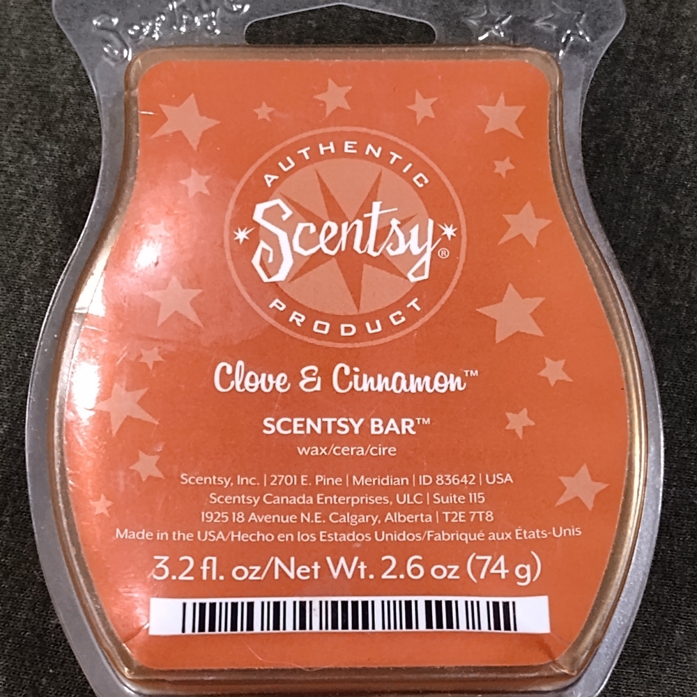 NWT! Scentsy Wax Bar (Clove & Cinnamon)